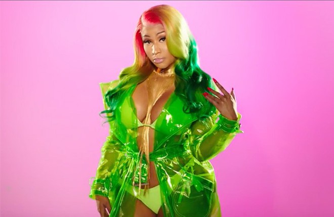 Hậu choảng nhau với Cardi B, Nicki Minaj ra mắt luôn MV mới, tạo hình tắc kè hoa - Ảnh 4.