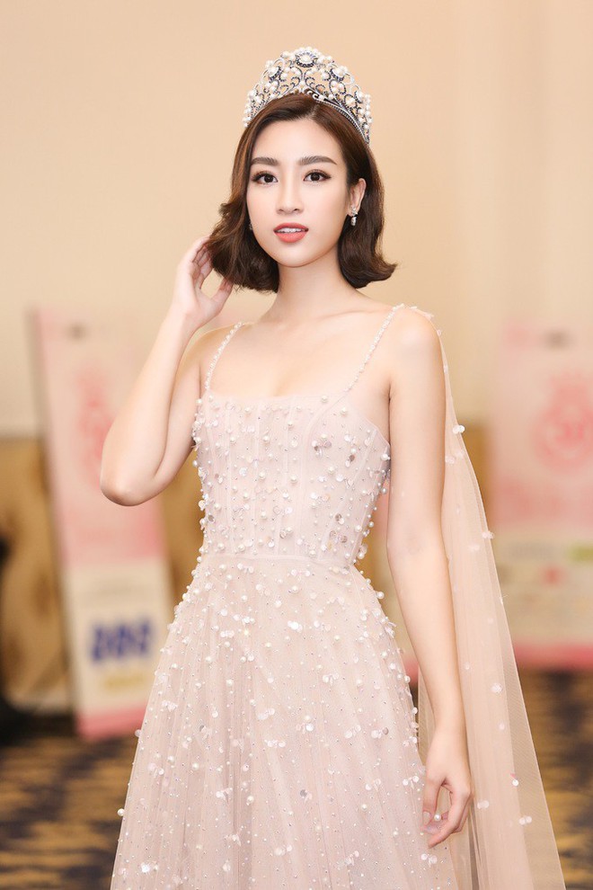 Rút kinh nghiệm cứ đăng quang là bị lục ảnh cũ, hàng loạt thí sinh Hoa hậu Việt Nam dọn dẹp Facebook cá nhân trước giờ G - Ảnh 2.