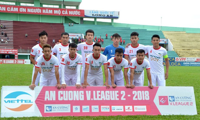 Trung vệ Bùi Tiến Dũng chờ ngày lên chơi V.League, đối đầu các đồng đội U23 Việt Nam - Ảnh 1.