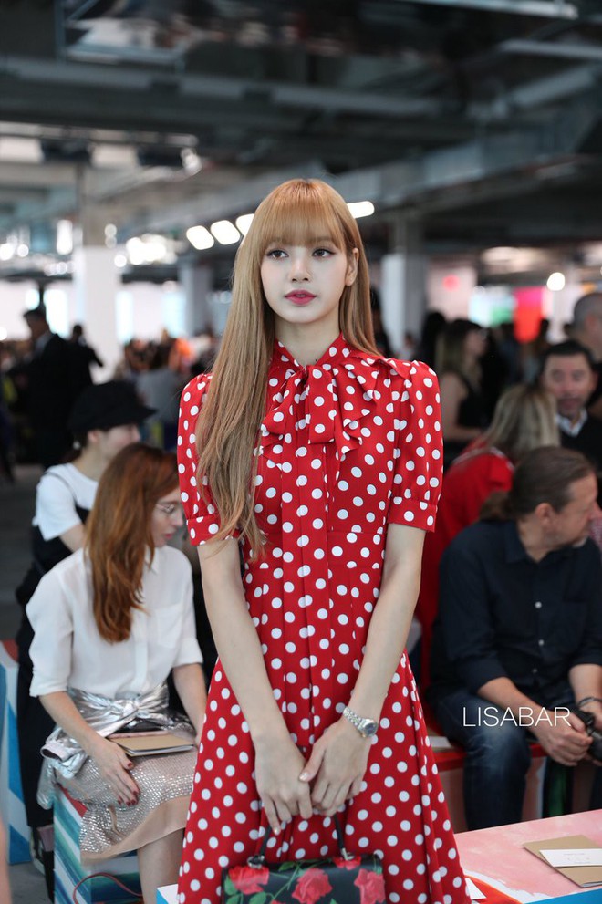 Lisa (BLACKPINK) 