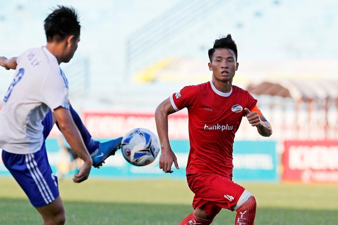 Trung vệ Bùi Tiến Dũng chờ ngày lên chơi V.League, đối đầu các đồng đội U23 Việt Nam - Ảnh 2.
