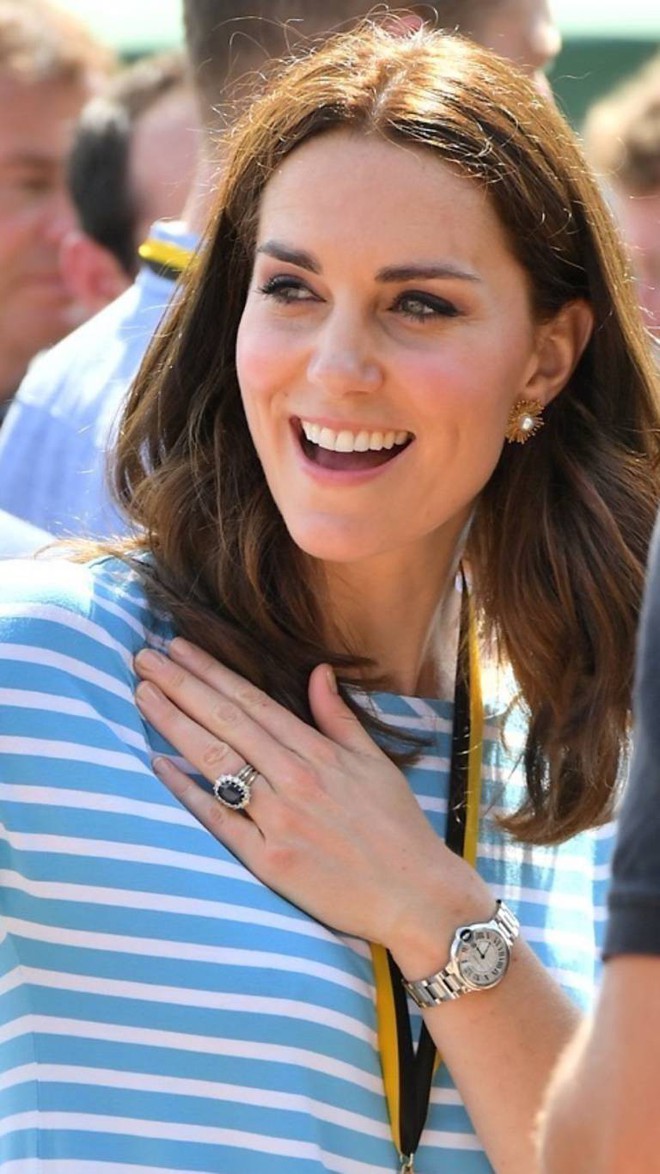 Ấn sau chiếc đồng hồ mà Kate Middleton thường đeo là bí mật ngọt ngào, liên quan đến cả Công nương Diana, Hoàng tử Harry và William - Ảnh 1.