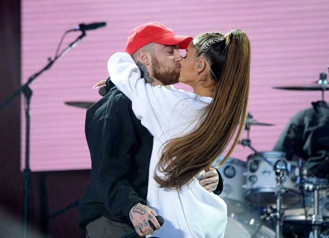 Giữa l&uacute;c Ariana Grande bị n&eacute;m đ&aacute; hội đồng v&igrave; c&aacute;i chết của bạn trai cũ, đ&atilde; c&oacute; người l&ecirc;n tiếng l&agrave;m r&otilde; lại sự thật! - Ảnh 2.