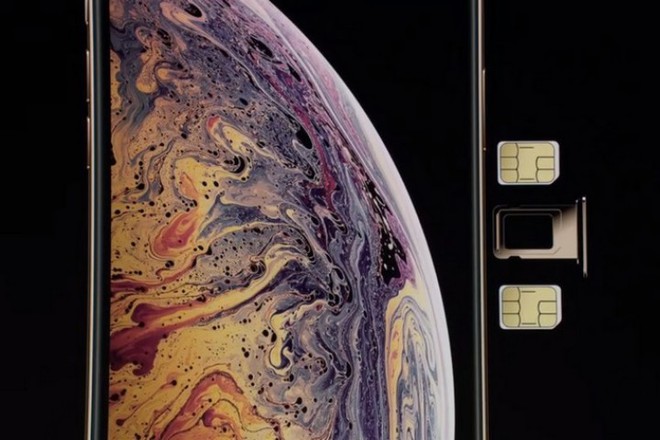 V&igrave; sao n&oacute;i SIM k&eacute;p tr&ecirc;n iPhone XS v&agrave; XS Max chỉ c&oacute; t&aacute;c dụng l&agrave;m m&agrave;u? - Ảnh 1.