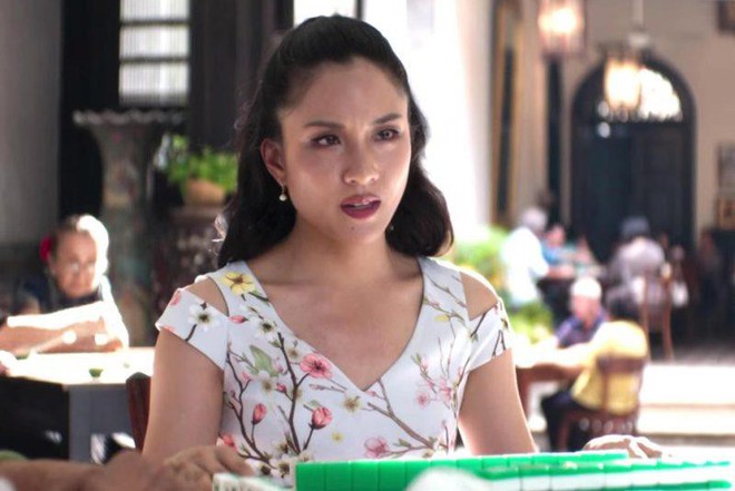 Cười ngất với 2 phút tóm tắt cực lầy câu chuyện yêu nhầm đại gia Crazy Rich Asians - Ảnh 2.