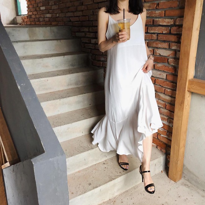 V&ograve;ng bụng lớn chỉ l&agrave; chuyện nhỏ bởi đ&atilde; c&oacute; 5 kiểu v&aacute;y liền gi&uacute;p c&aacute;c n&agrave;ng che giấu ho&agrave;n hảo - Ảnh 9.