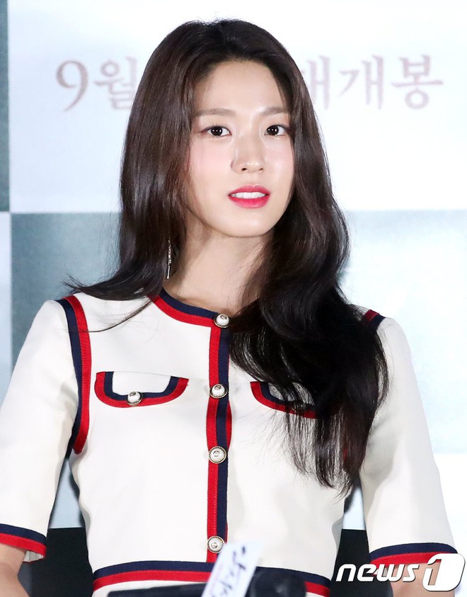 Seolhyun mặc như gái công sở đi dự họp báo, netizen vẫn khen nức nở vì quá đẹp - Ảnh 3.