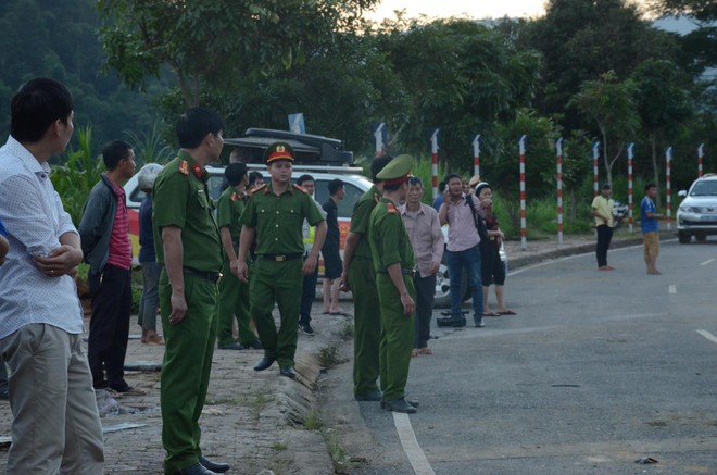 Nhân chứng kể lại vụ tai nạn 13 người chết ở Lai Châu: Trước khi gặp nạn, xe bồn bấm còi liên tục, tài xế mở cửa hét lớn - Ảnh 3.