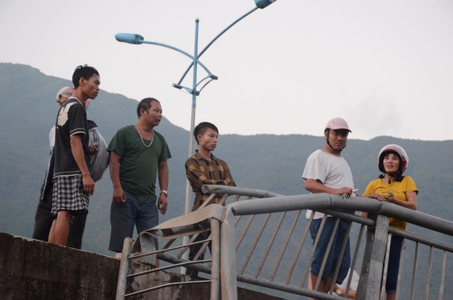 Nh&acirc;n chứng kể lại vụ tai nạn 13 người chết ở Lai Ch&acirc;u: Trước khi gặp nạn, xe bồn bấm c&ograve;i li&ecirc;n tục, t&agrave;i xế mở cửa h&eacute;t lớn - Ảnh 4.