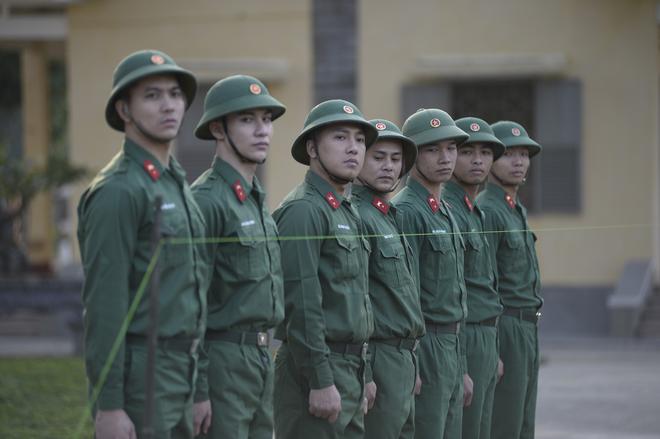 Sao nhập ngũ: Ưng Đại Vệ g&acirc;y cười khi phải th&aacute;o t&oacute;c giả rồi mới xuống t&oacute;c - Ảnh 10.