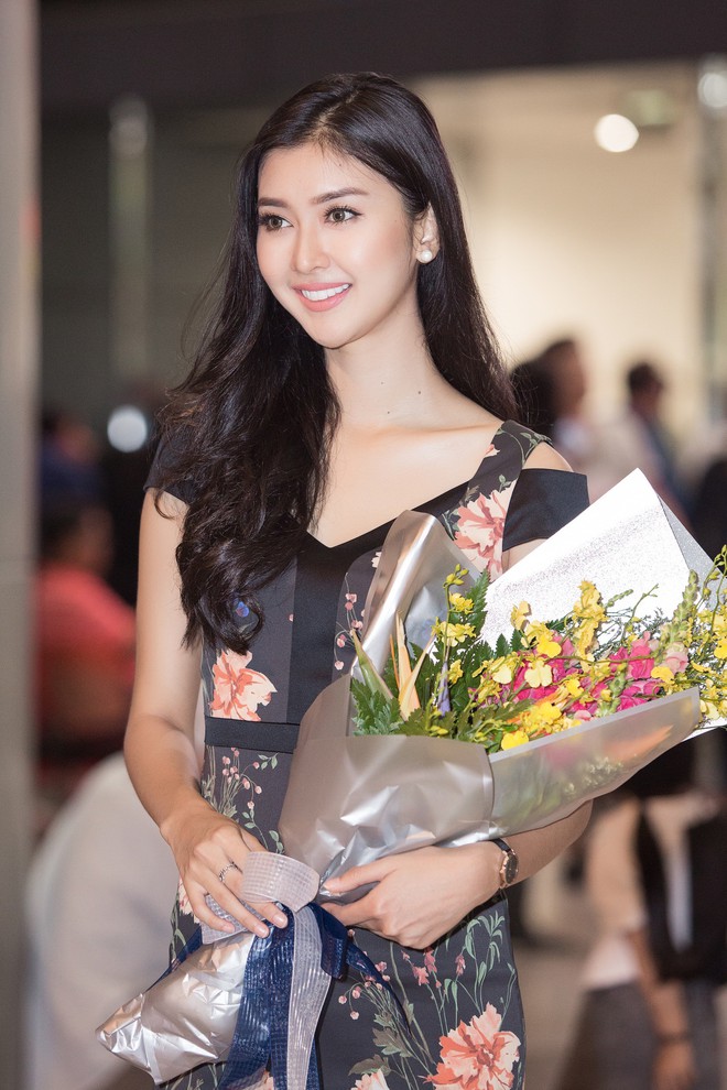 Miss International 2017 Kevin Lilliana đến TP.HCM, rặng rỡ đọ sắc cùng Á hậu Thuỳ Dung, Thanh Tú  - Ảnh 1.