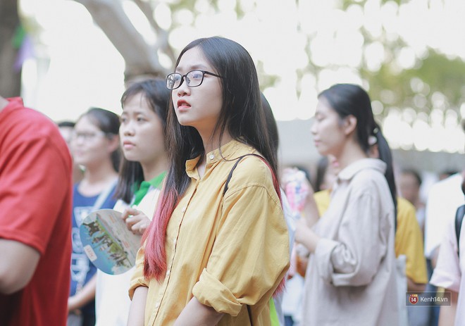 Ngẩn ngơ ngắm trai xinh gái đẹp trong ngày hội chào tân sinh viên của ĐH Ngoại thương  - Ảnh 8.