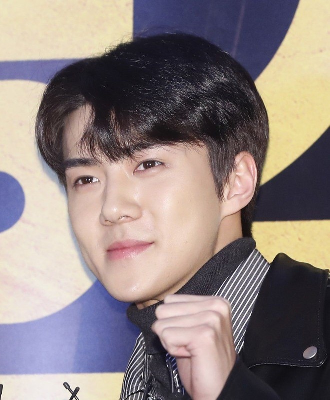 Xôn xao khuôn cằm dài như lưỡi cày của mỹ nam Sehun (EXO): Khuyết điểm tự nhiên hay hậu quả dao kéo? - Ảnh 2.