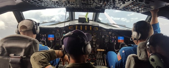 Nghề săn b&atilde;o - những người bay thẳng v&agrave;o giữa t&acirc;m si&ecirc;u b&atilde;o v&igrave; mục đ&iacute;ch khoa học - Ảnh 5.