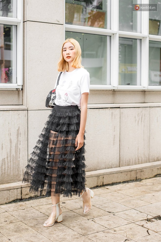 Street style 2 miền: miền Bắc m&agrave;u m&egrave; tươi tắn, miền Nam chuộng đen trắng cool ngầu - Ảnh 13.