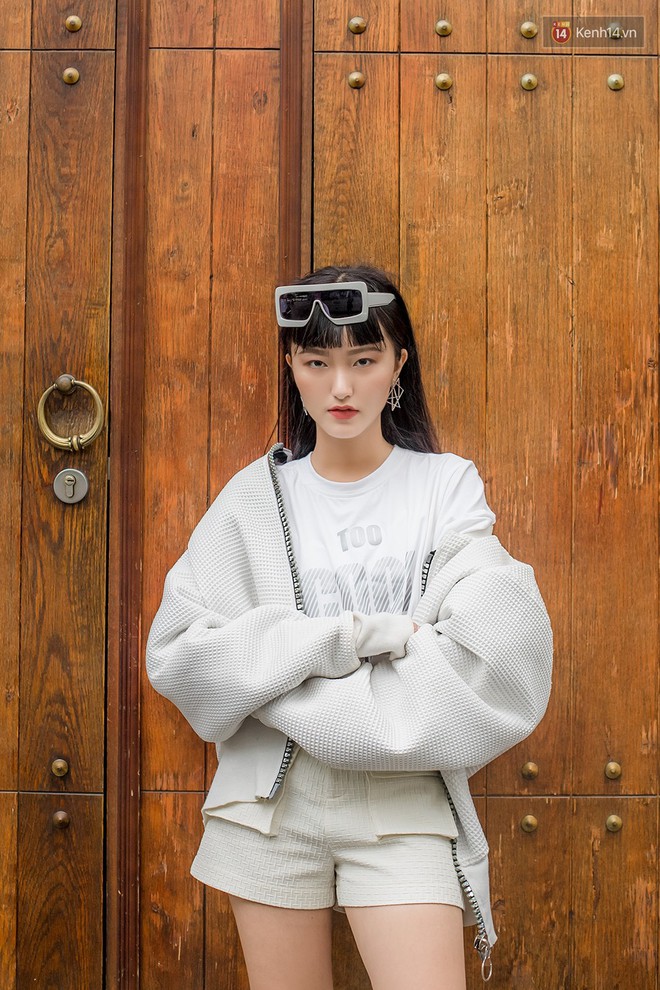 Street style 2 miền: miền Bắc m&agrave;u m&egrave; tươi tắn, miền Nam chuộng đen trắng cool ngầu - Ảnh 12.