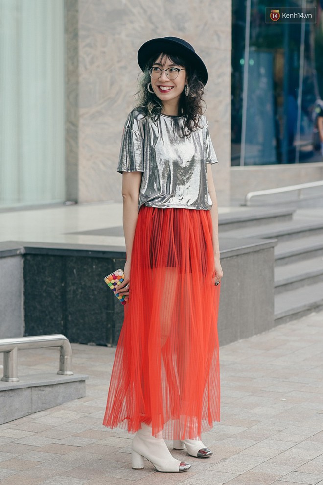 Street style 2 miền: miền Bắc m&agrave;u m&egrave; tươi tắn, miền Nam chuộng đen trắng cool ngầu - Ảnh 7.