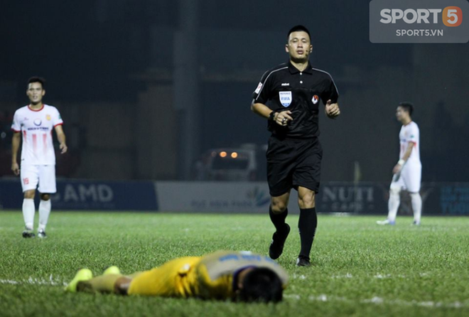 HLV Nguyễn Đức Thắng: Không nên để trọng tài Hoàng Ngọc Hà tham gia V.League, Thanh Hóa sẽ làm việc với BTC - Ảnh 1.