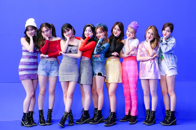 Đừng bảo TWICE là hậu duệ của SNSD khi mà nhóm còn chưa làm được điều này - Ảnh 1.