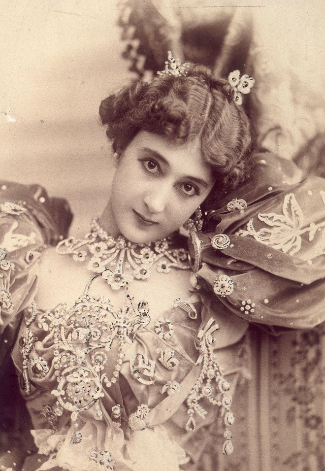 Look at a series of photos that are over a hundred years old to see how beautiful women were in ancient times - Photo 5.