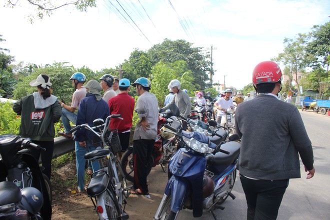 Hoảng hồn phát hiện thi thể người đàn ông nổi trên sông Tam Kỳ - Ảnh 1.