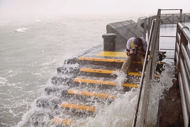 Những hình ảnh ghi lại sự ác liệt của Mangkhut - siêu bão mạnh nhất thế giới trong năm nay - Ảnh 25.