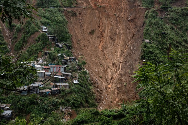 Những hình ảnh ghi lại sự ác liệt của Mangkhut - siêu bão mạnh nhất thế giới trong năm nay - Ảnh 15.