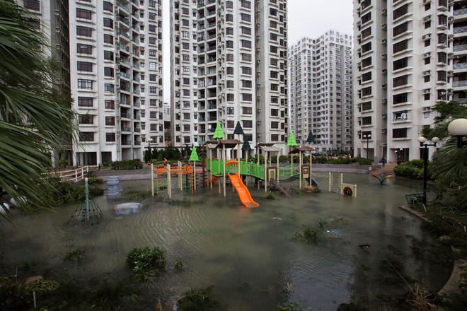 Những hình ảnh ghi lại sự ác liệt của Mangkhut - siêu bão mạnh nhất thế giới trong năm nay - Ảnh 13.