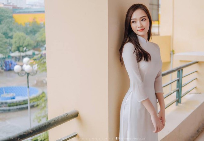 Được ch&uacute; &yacute; nhờ ảnh &aacute;o d&agrave;i xinh đẹp, biết nghề nghiệp hiện tại của c&ocirc; g&aacute;i n&agrave;y bạn sẽ c&ograve;n bất ngờ hơn! - Ảnh 2.