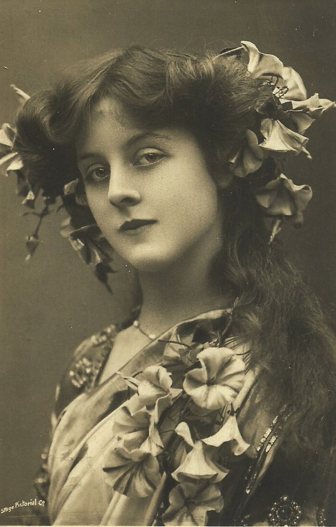 Look at a series of photos that are over a hundred years old to see how beautiful women were in ancient times - Photo 17.