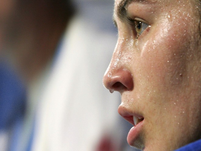 5 dấu hiệu cảnh b&aacute;o t&igrave;nh trạng suy giảm tuyến gi&aacute;p m&agrave; bất kỳ ai cũng phải nắm r&otilde; - Ảnh 2.