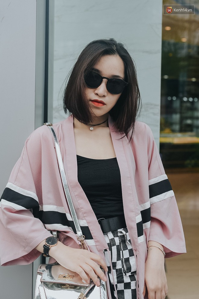 Street style 2 miền: Công thức hot nhất được các bạn trẻ thi nhau diện chính là crop top + chân váy ngắn - Ảnh 10.