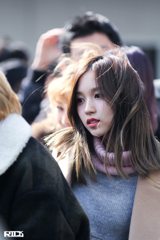 Đẹp cực phẩm chưa đủ, 10 mỹ nh&acirc;n Kpop n&agrave;y trở th&agrave;nh hiện tượng nhờ thần th&aacute;i bức người trời sinh - Ảnh 7.