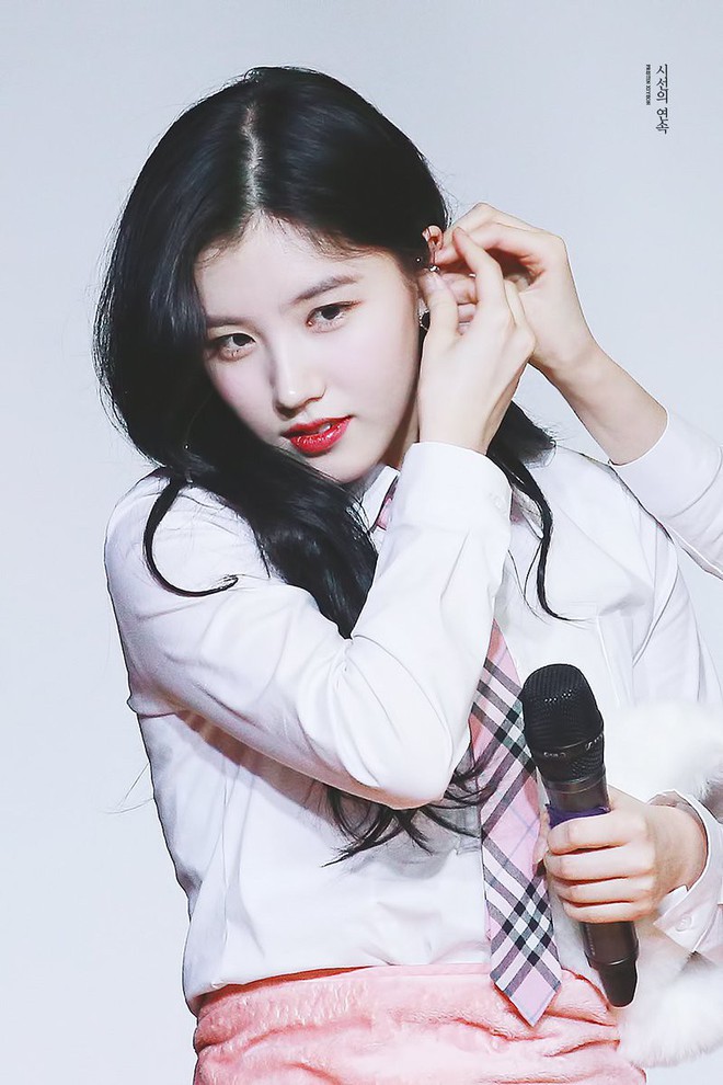 Đẹp cực phẩm chưa đủ, 10 mỹ nh&acirc;n Kpop n&agrave;y trở th&agrave;nh hiện tượng nhờ thần th&aacute;i bức người trời sinh - Ảnh 20.