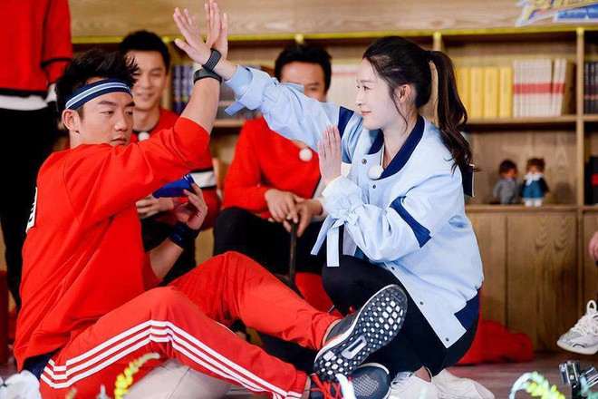 Check in c&ugrave;ng 1 địa điểm, H&agrave;m Hương L&yacute; Thấm lộ bằng chứng hẹn h&ograve; với mỹ nam Running Man bản Trung? - Ảnh 10.