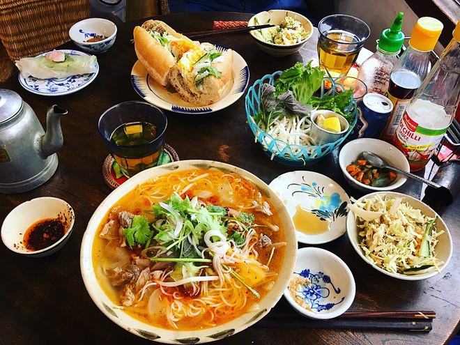 C&oacute; ai ngờ giữa l&ograve;ng Tokyo lại c&oacute; một g&oacute;c ẩm thực H&agrave; Nội đầy th&acirc;n thương v&agrave; b&igrave;nh dị như thế - Ảnh 5.