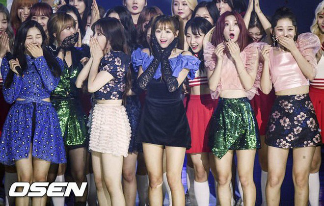 Mặc đồ khó hiểu, kém sang, Oh My Girl bị netizen Hàn chế nhạo thành Oh My God - Ảnh 1.