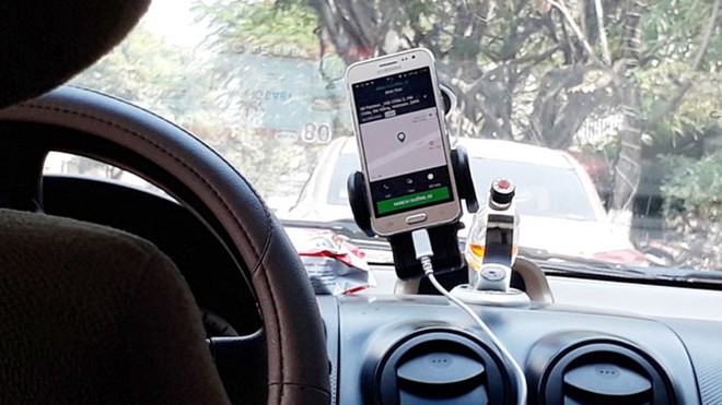 Nữ hành khách tố bị tài xế GrabCar hành hung giữa đường phố Hà Nội: Anh ta liên tục gọi điện dọa nạt, bảo biết nhà tôi rồi đấy - Ảnh 2.