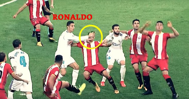 18 lần Ronaldo đánh người, thoát thẻ đỏ chỉ trong 3 năm qua - Ảnh 8.