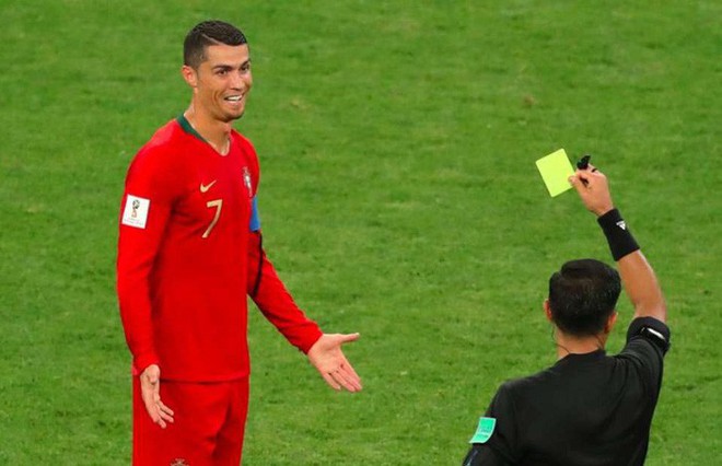 18 lần Ronaldo đánh người, thoát thẻ đỏ chỉ trong 3 năm qua - Ảnh 11.