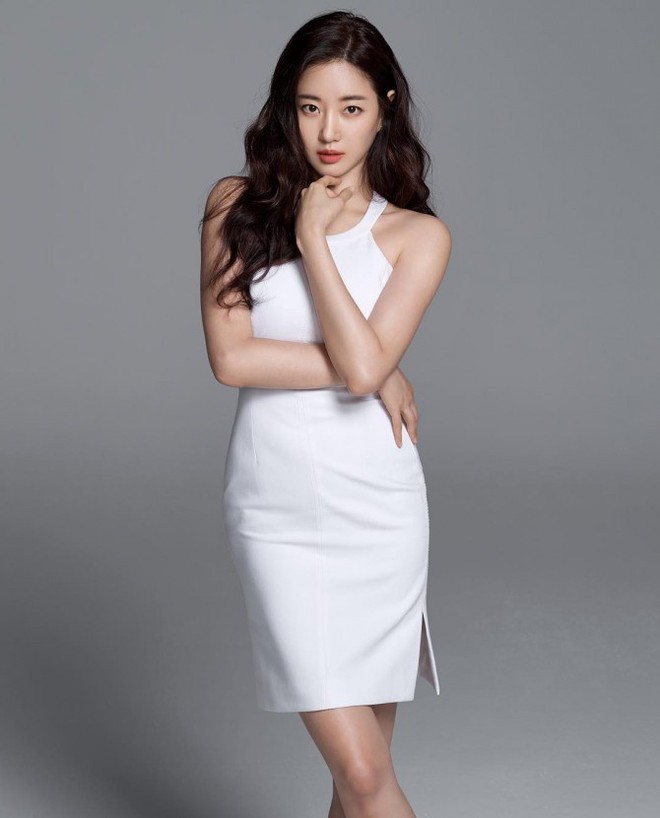 Hoa hậu Hàn U40 gây choáng vì mặt xinh body nuột đến từng milimet, netizen còn tưởng là idol 20 tuổi - Ảnh 2.