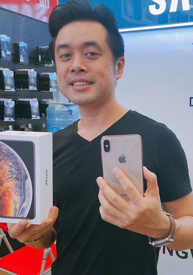 Điểm danh những ng&ocirc;i sao Vbiz đầu ti&ecirc;n sở hữu si&ecirc;u phẩm iPhone XS mới ra mắt h&ocirc;m nay - Ảnh 3.