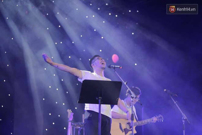 Giọng ca Lạ l&ugrave;ng tổ chức liveshow giới thiệu album đầu tay, chi&ecirc;u đ&atilde;i fan bằng loạt hit đ&igrave;nh đ&aacute;m - Ảnh 6.