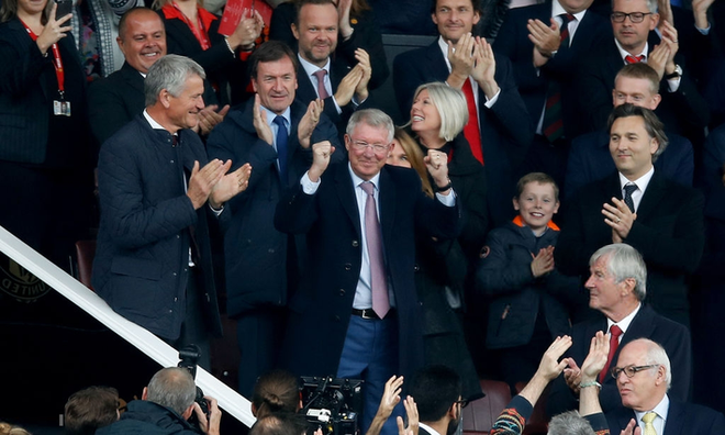  Linh vật khai nòng, Old Trafford đón Sir Alex trở lại bằng trận hòa đầy thất vọng - Ảnh 3.