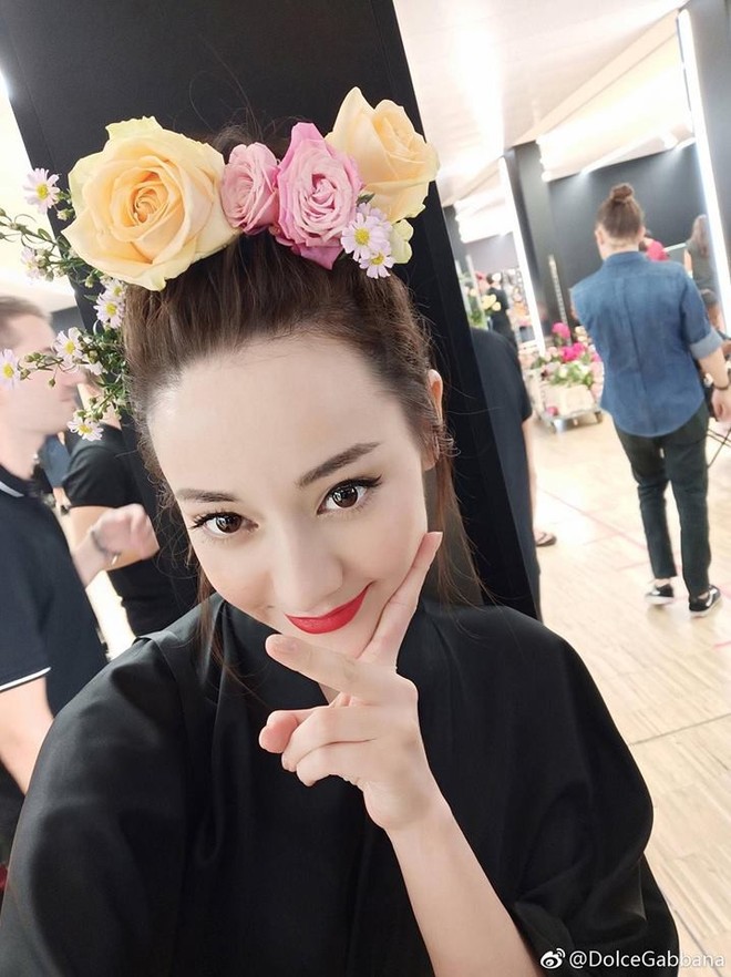 4 nữ thần Địch Lệ Nhiệt Ba, Jessica Jung, Mai Davika, Ayaka Miyoshi catwalk làm náo loạn sàn diễn của Dolce&Gabbana - Ảnh 9.