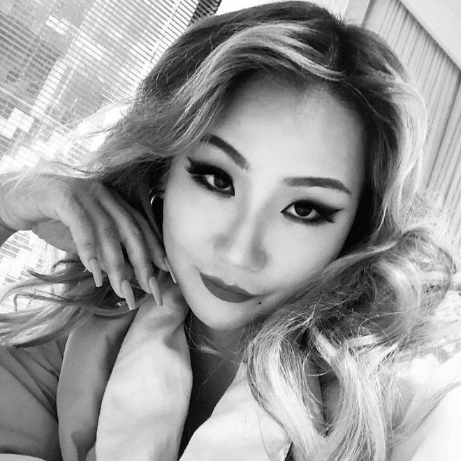 CL khoe ảnh selfie mới: nhiều lời khen đã thon gọn nhưng cũng chẳng ít ý kiến vin vào chi tiết này để chê bai - Ảnh 1.