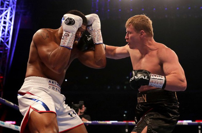 Hạ knock-out võ sĩ người Nga, Anthony Joshua bảo vệ thành công 4 đai thế giới - Ảnh 3.