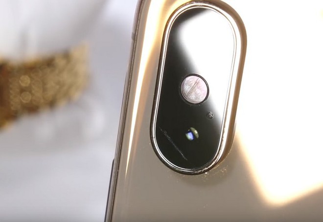 Thử nghiệm tra tấn iPhone XS Max: Apple đã chém gió về tấm kính bảo vệ màn hình? - Ảnh 4.