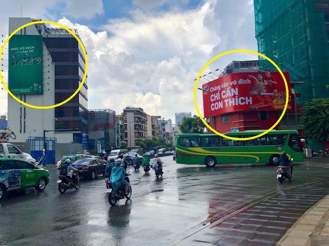 Biển quảng cáo của hai hãng đồ uống nổi tiếng đối thoại với nhau giữa đường phố khiến nhiều người thích thú - Ảnh 1.
