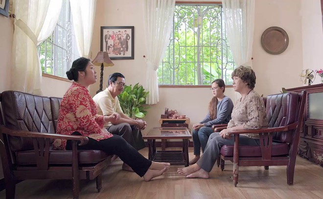 Gạo Nếp Gạo Tẻ tập 61: Vừa thay bồ trẻ, &aacute;c nữ giật chồng bị mẹ t&igrave;nh nh&acirc;n cũ l&ugrave;ng đ&aacute;nh t&uacute;i bụi   - Ảnh 8.